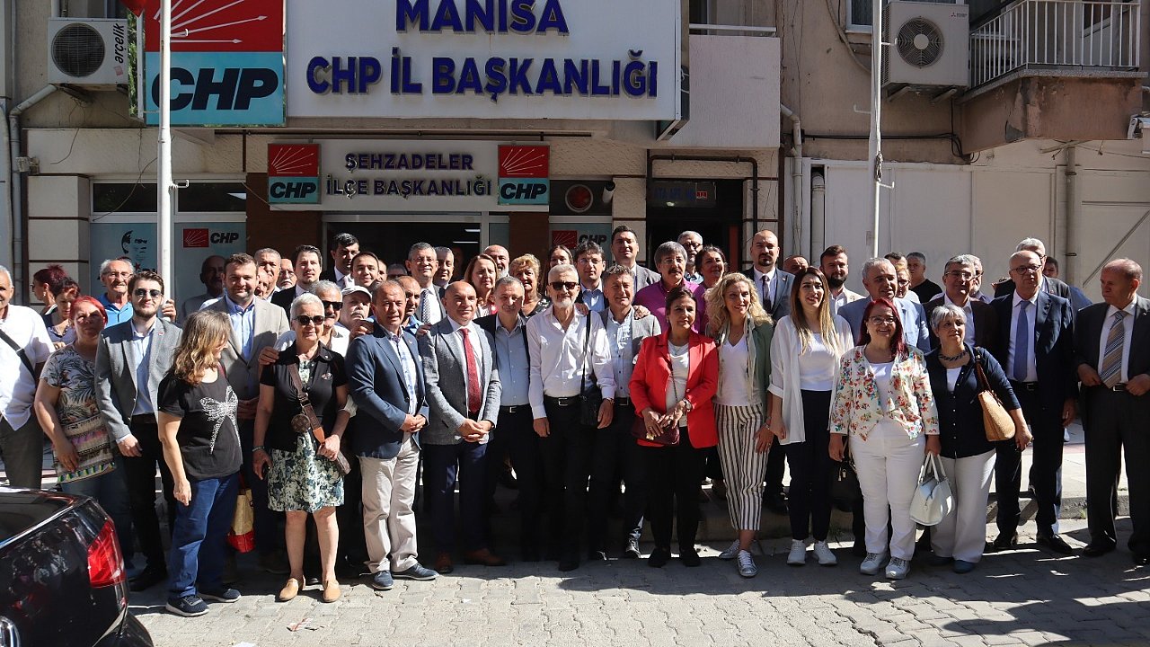 CHP'den 20 parti meclis üyesi Manisa’da