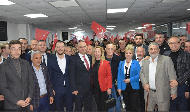 BERK MERSİNLİ MANİSA YUNUSEMRE'YE ADAY ADAYI
