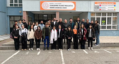 YMTAL, öğrencileri gazete ve televizyon haberciliğini, uzmanlarından dinledi