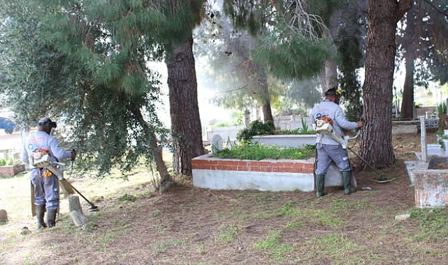 Antalya mezarlıklarında bakım onarım çalışması