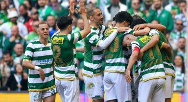 Bursaspor 1. Lig'e yükseldi... Bursa'da 5 gollü zafer!