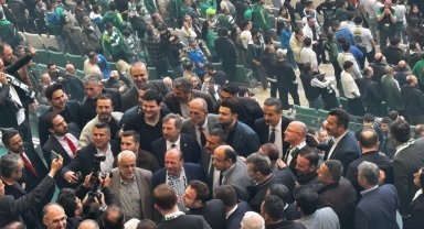 Bursaspor'un şampiyonluk coşkusu omuz omuza izlendi