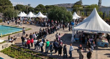 İzmirliler İZKİTAP'a akın etti