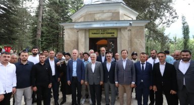 Bursa İnegöl'de Turgut Alp kabri başında anıldı