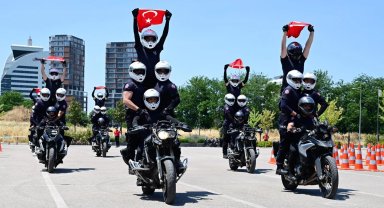 Bursa'da 'Motosikletli Polis Timleri' eğitimi tamamlandı